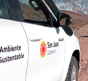 EBRIO AL VOLANTE EN UNA CAMIONETA OFICIAL DEL GOBIERNO